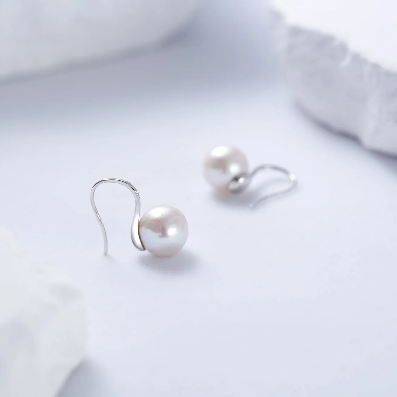 Edison Round Pearl Earrings WE00781