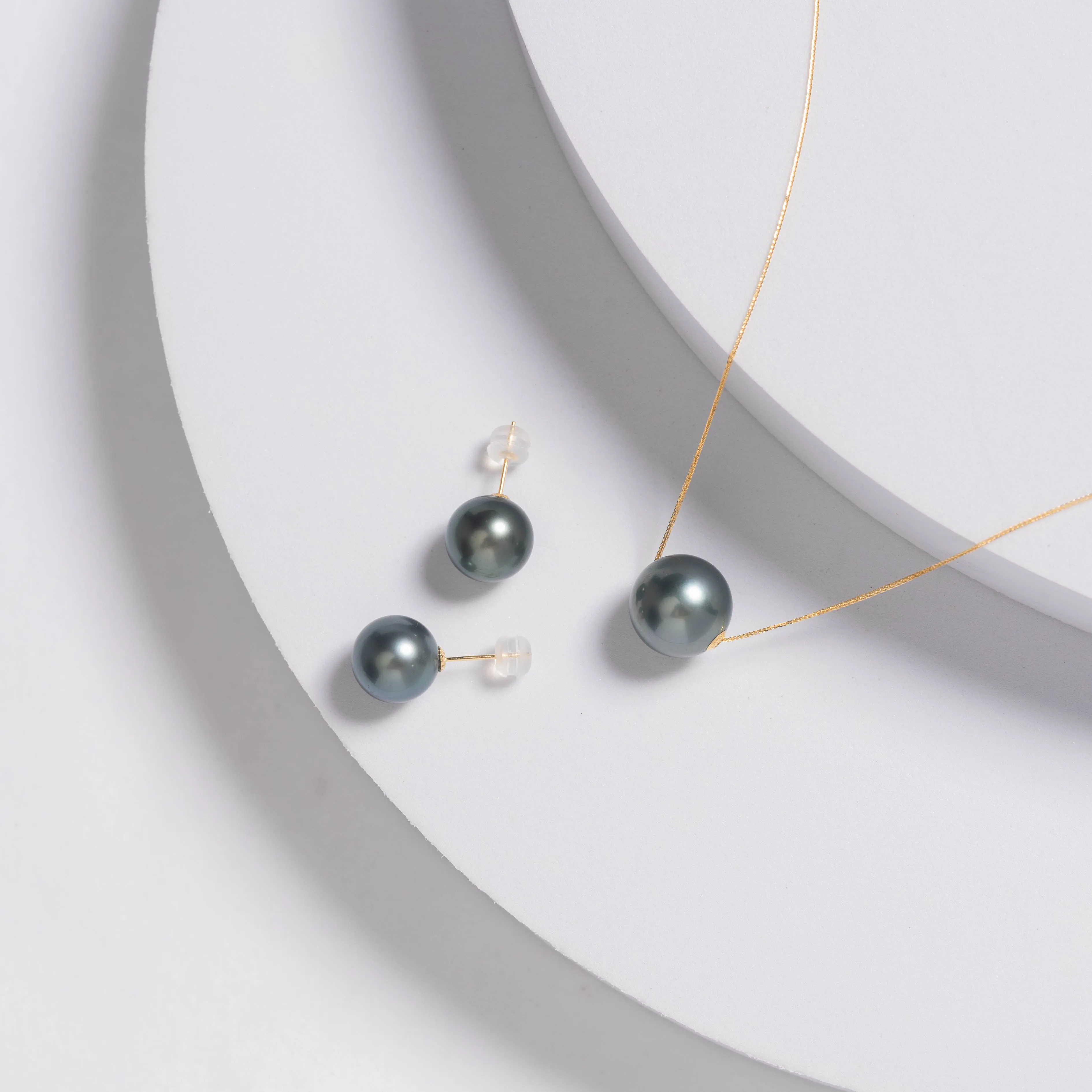 Elegant 18K Gold? Top Grade Tahitian LAGOON Pearl Stud Earrings KE00015