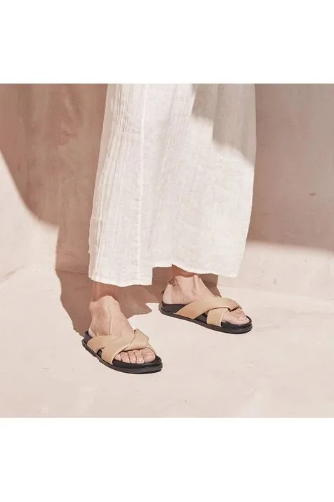 EOS Flat Sandal - Style Cross