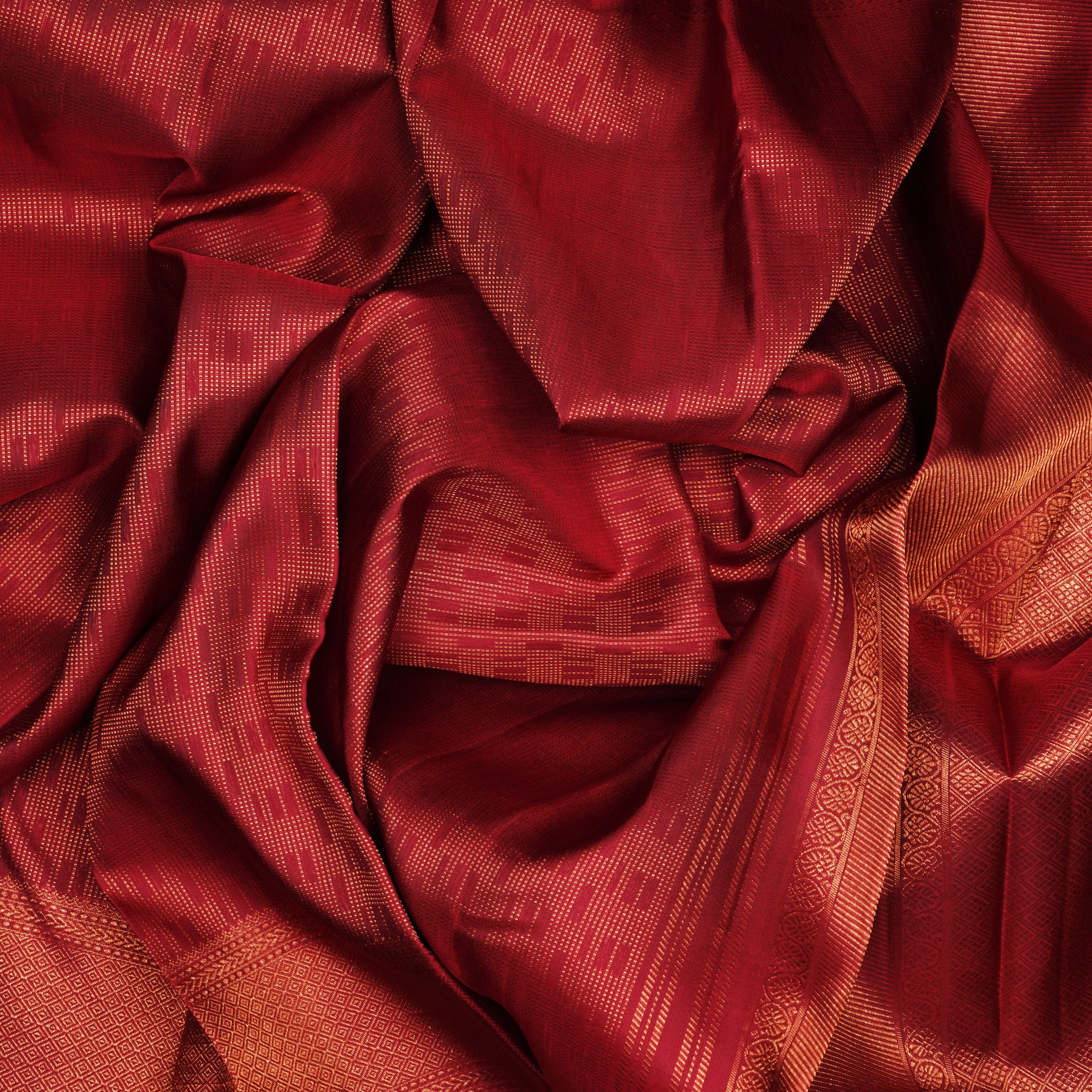 Handwoven Maroon Kanjivaram Silk Saree - 2021T005924DSC