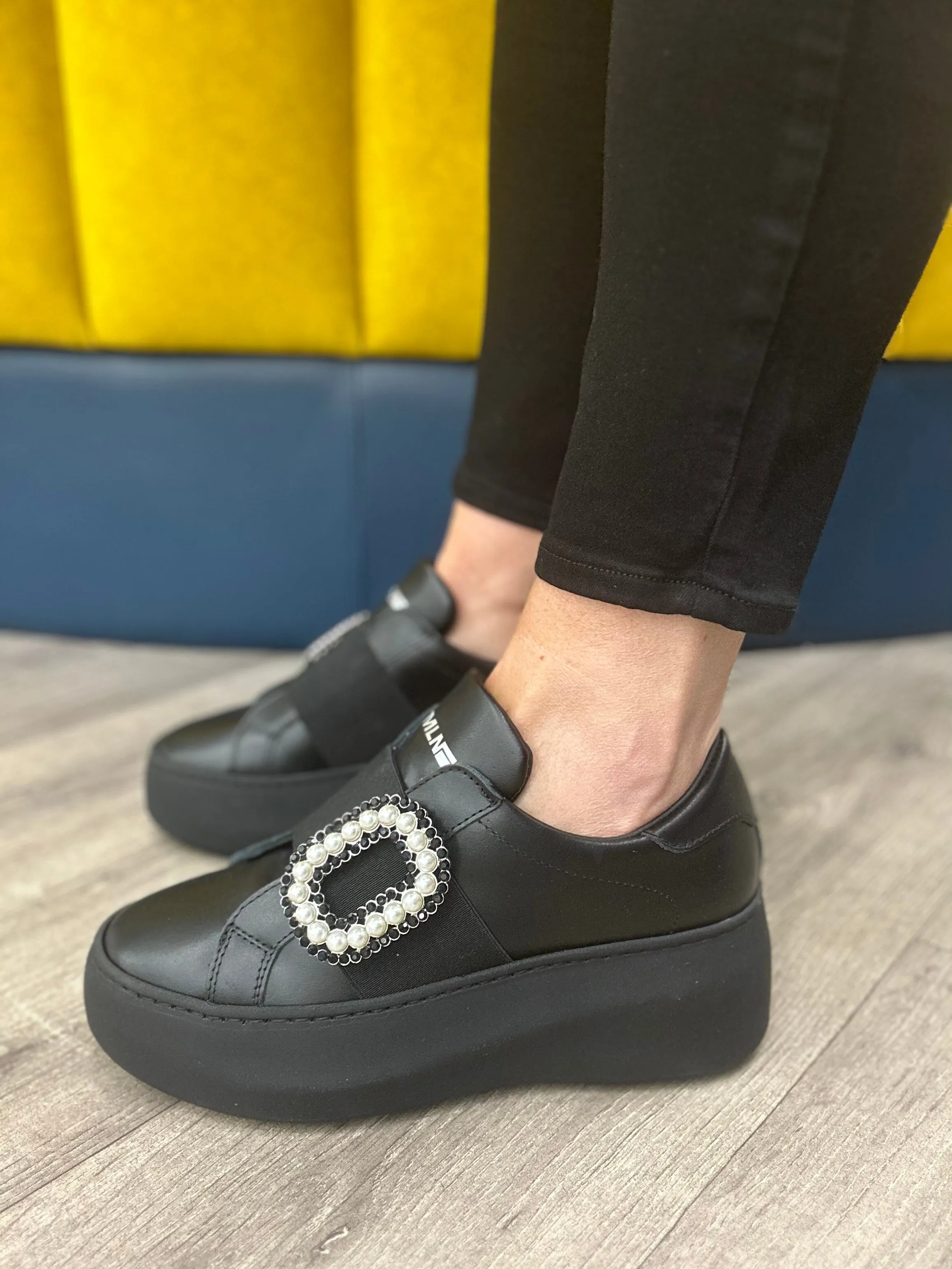 Meline Black & Pearl Trainer